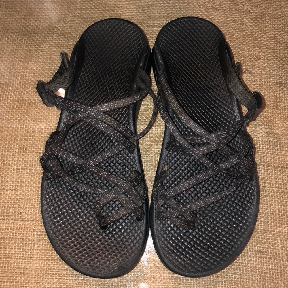 🐾pre-loved Chacos